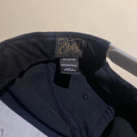 RETRO OBEY GREY AND BLACK SKATER CAP SOLD✅ - Picture 2 of 2